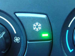 Symptoms of a bad or failing car air conditioning system