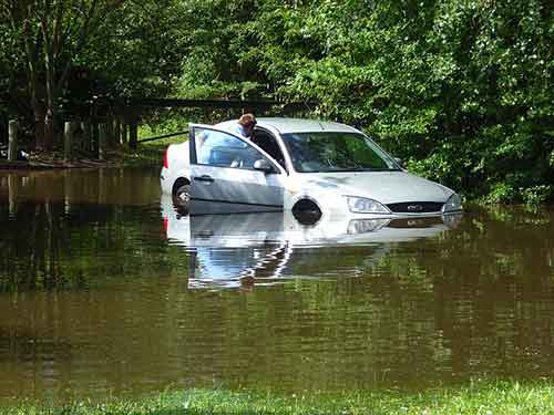 car stopped because of flooding