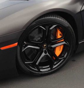 Pros and cons of using bigger wheels on a car