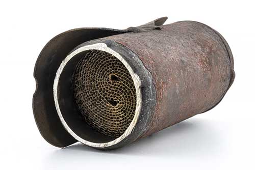 parts inside a catalytic converter