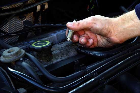 How to clean spark plugs without removing them